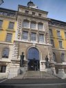 la nouvelle entre vitre du Gymnase de La Chaux-de-Fonds (aujourd'hui Bibliothque de la Ville) le 27 fvrier 2010  13h50 - plus de 130 ans aprs son inauguration
