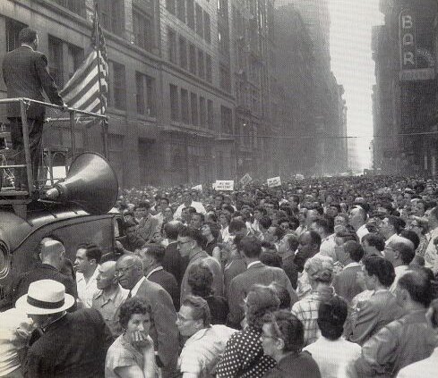 New York, 19 juin 1953, la manifestation de protestation, interdite à Union Square, eut lieu dans les environs de la 17ème rue