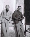 Marcel ( gauche) et son ami Francis Roulet, en 1938,
quelque part en Italie, 
lors d'un voyage de prs de 2000 km  bicyclette,
qui les conduit depuis La Chaux-de-Fonds 
jusqu' 20 ou 30 km de Rome