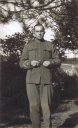 soldat en 1940, lors de la 'Mob' 
durant laquelle il accomplit 
plus de 1000 jours de service militaire