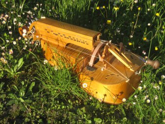 une vielle  roue construite par Estienne Henry  Genve - cliquer sur l'image pour l'agrandir