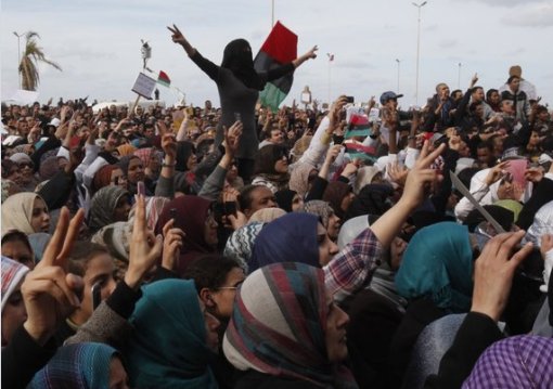 A l'instar de Tobrouk, la ville de Benghazi et tout l'est du pays est aux mains des manifestants anti-Kadhafi.